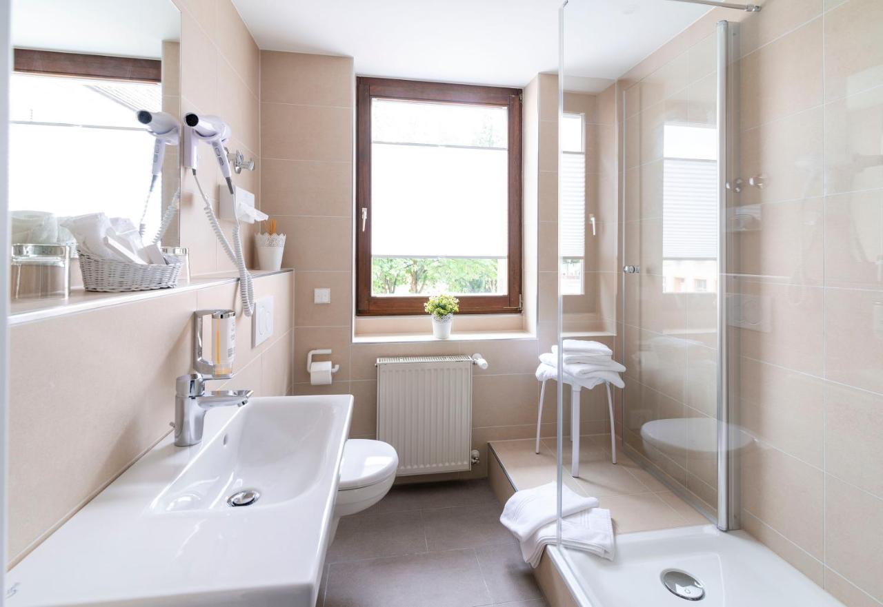 Hotel Adler Post Schwetzingen Ngoại thất bức ảnh