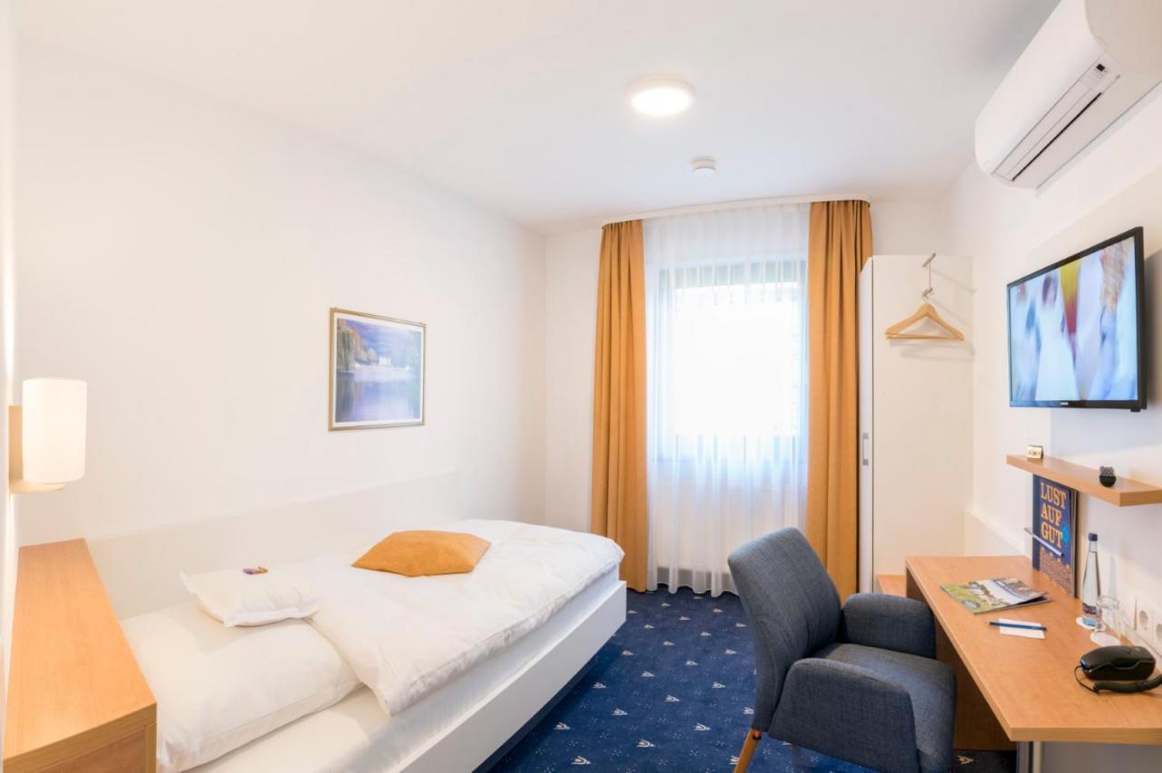 Hotel Adler Post Schwetzingen Ngoại thất bức ảnh