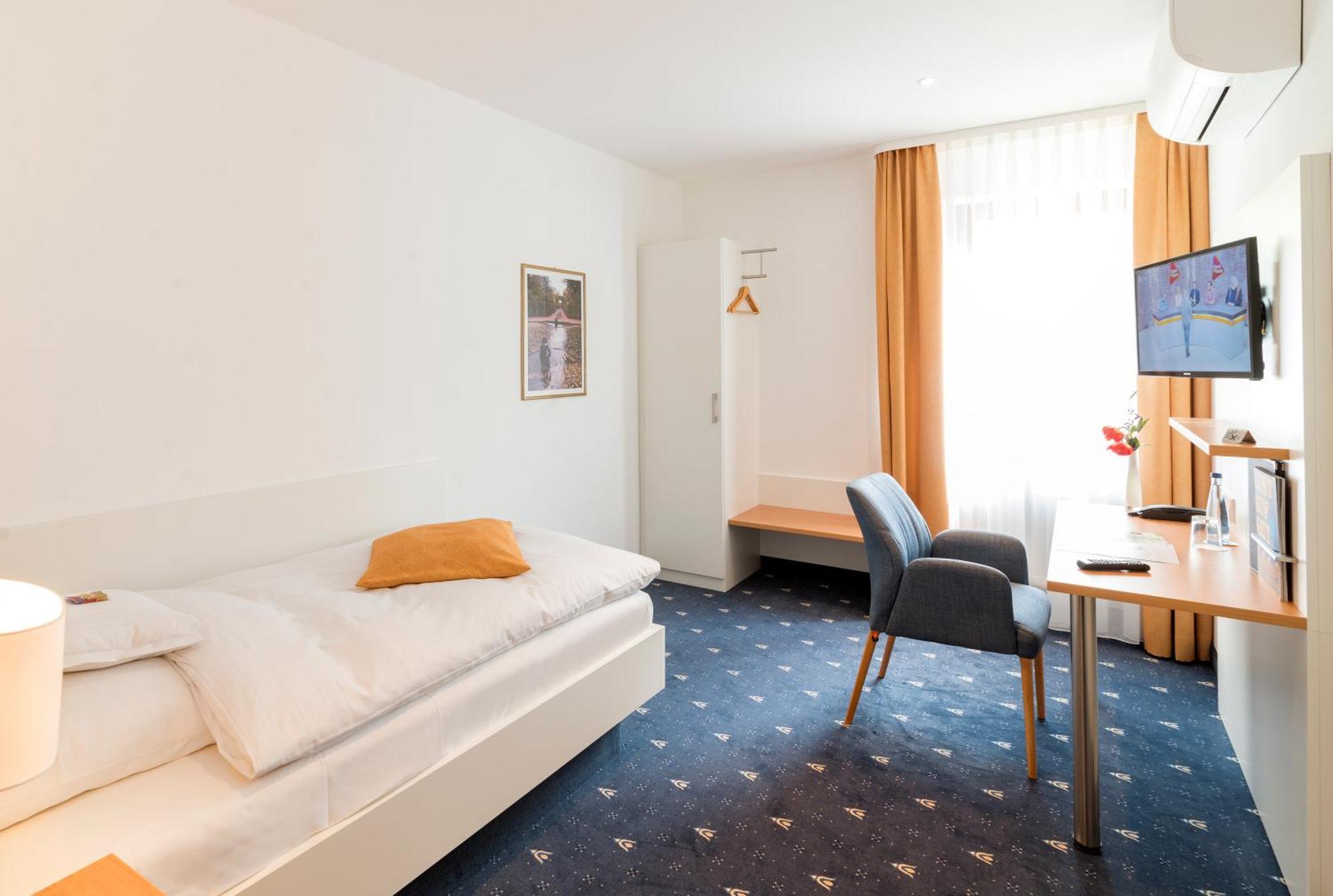 Hotel Adler Post Schwetzingen Ngoại thất bức ảnh