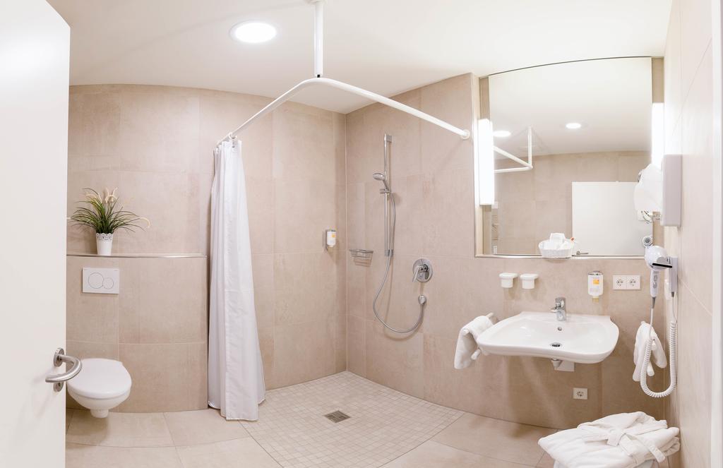 Hotel Adler Post Schwetzingen Ngoại thất bức ảnh